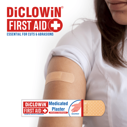 DiCLOWiN Washproof Medicated Bandage | Antiseptic & Hypoallergenic Plaster for Injury, Cuts, Wounds & Abrasions | Flexible, Non-Staining & Long Lasting | For Kids & Adults | 100 Strips